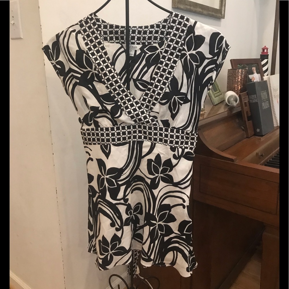 🌼3/$30🌼 WHBM Shiny Black/White Blouse Size Small
